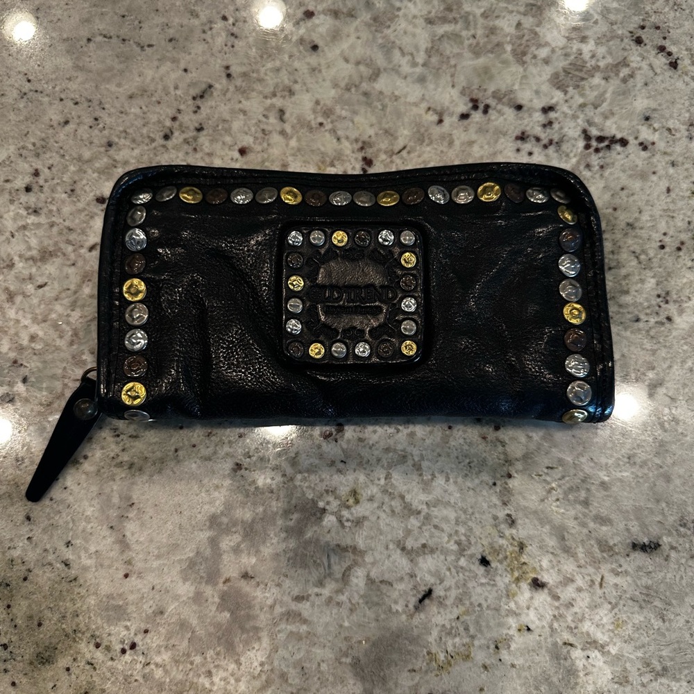 Old Trend Modern Vintage Black Wallet